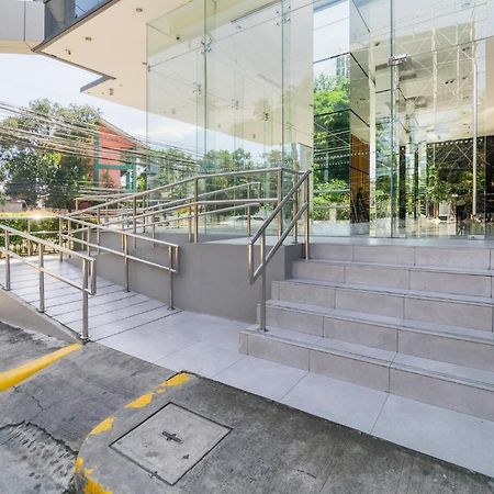 Free Netflix Condo Near It Park With 32-Inch Samsung Hdtv Cebu Esterno foto